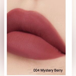 ONE IN STOCK‼️ BRAND NEW ✨🚨 I'M MEME - I'm Mystery Blur Tint - (MYSTERY BERRY)